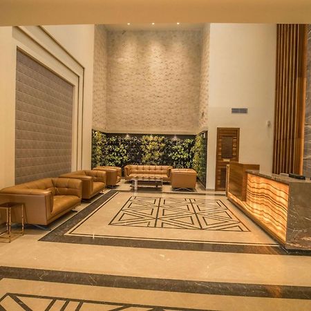 Готель Ramada By Wyndham Kapurthala Екстер'єр фото